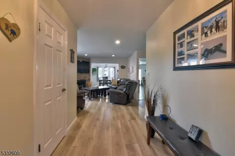 1 Hansen Pl, Wayne, NJ 07470 photo 2
