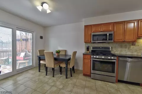 1 Hansen Pl, Wayne, NJ 07470 photo 8