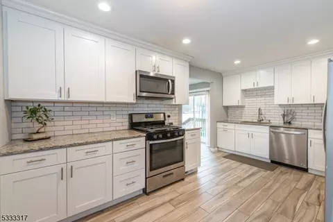 11 Cornell St, Wharton, NJ 07885