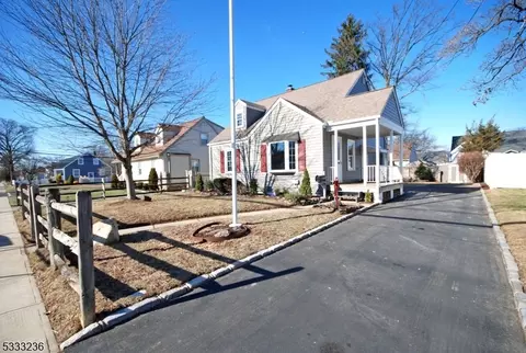 305 Harris Ave, Middlesex, NJ 08846
