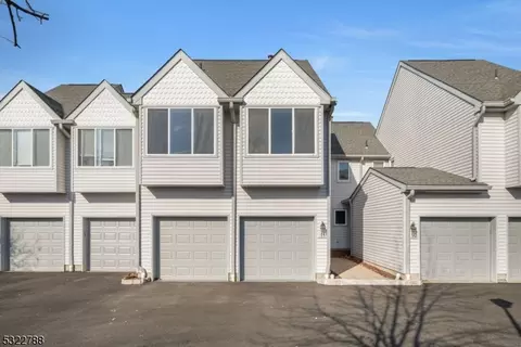 11 Freedom Ct, Montville, NJ 07045