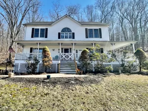 22 Mt Crest Rd, Jefferson, NJ 07438
