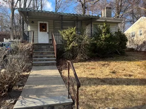 70 Oakland Ave, Rockaway, NJ 07866