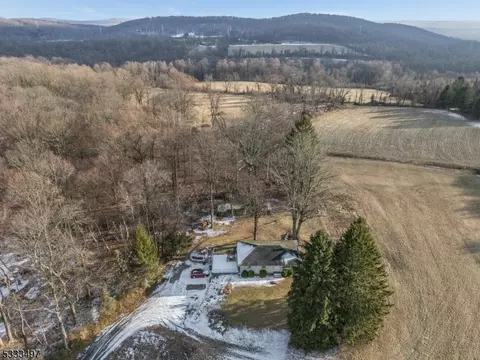 471 Charlestown Rd, Bethlehem Twp, NJ 08827