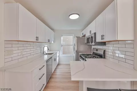 413 Spruce Hills Dr, Glen Gardner, NJ 08826