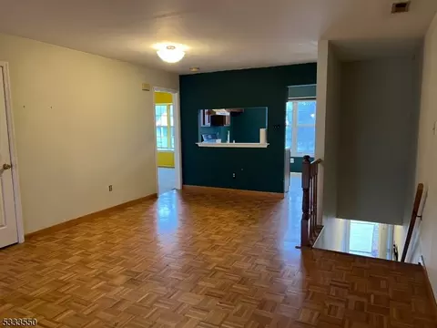 114 Wycombe Pl, Franklin Twp, NJ 08873