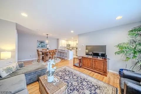 39 Parkside Ct, Wayne, NJ 07470 photo 12