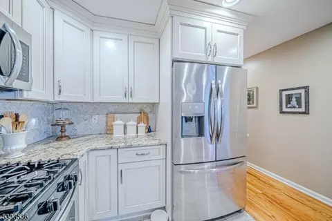 39 Parkside Ct, Wayne, NJ 07470 photo 4
