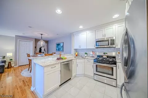 39 Parkside Ct, Wayne, NJ 07470 photo 6
