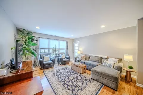 39 Parkside Ct, Wayne, NJ 07470 photo 14