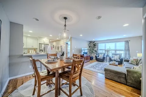 39 Parkside Ct, Wayne, NJ 07470 photo 11