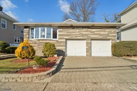 21 E Central Ave, Bergenfield, NJ 07621