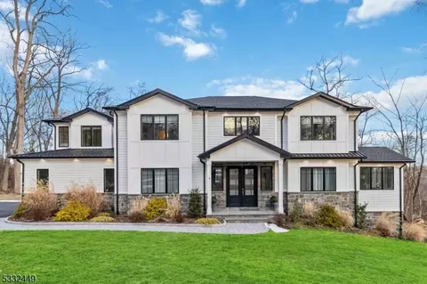 4 Stratford Ct, Morristown, NJ 07960