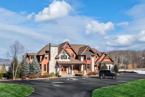 1 Lakeview Point Ave, Branchville, NJ 07826