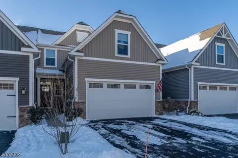 8 Harrier Ln, Washington, NJ 07882