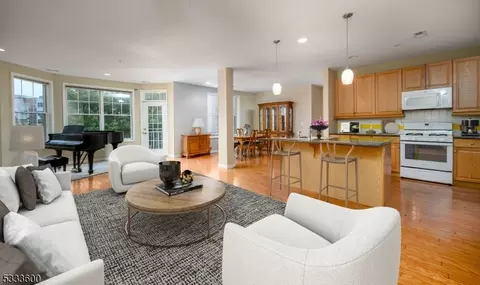 3201 Pointe Gate Dr, Livingston, NJ 07039