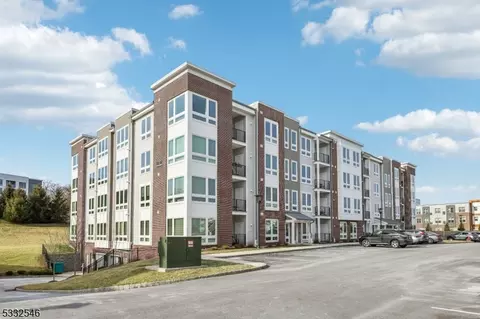 2 Vanderbilt Blvd #308, Florham Park, NJ 07932