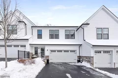 4 White Aster Ct, Hackettstown, NJ 07840