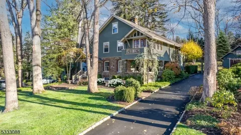 135 Washington Ave, Chatham, NJ 07928