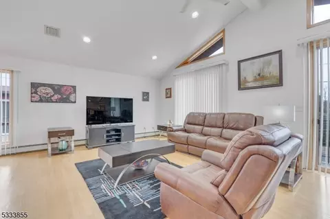 9 Mount Cedar Ave, Wallington, NJ 07057 photo 7
