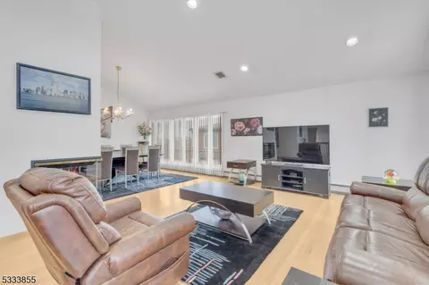 9 Mount Cedar Ave, Wallington, NJ 07057 photo 8