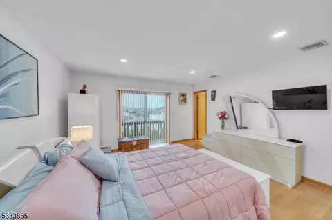 9 Mount Cedar Ave, Wallington, NJ 07057 photo 18