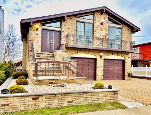 9 Mount Cedar Ave, Wallington, NJ 07057