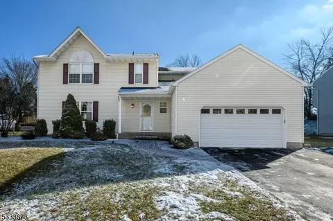 39 Choctaw Ridge Rd, Somerville, NJ 08876
