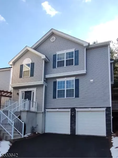 81 Sowers Dr, Hackettstown, NJ 07840