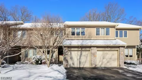 29 Roberts Cir #29, Bernards, NJ 07920