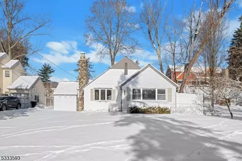 425 W Shore Trl, Sparta, NJ 07871