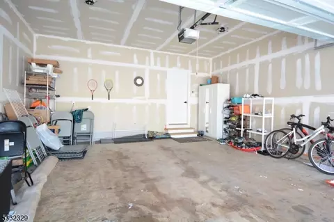 90 Oakwood Blvd, Union Twp, NJ 08827 photo 32