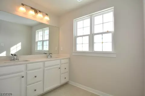 90 Oakwood Blvd, Union Twp, NJ 08827 photo 24