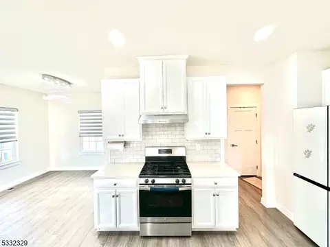 90 Oakwood Blvd, Union Twp, NJ 08827 photo 11