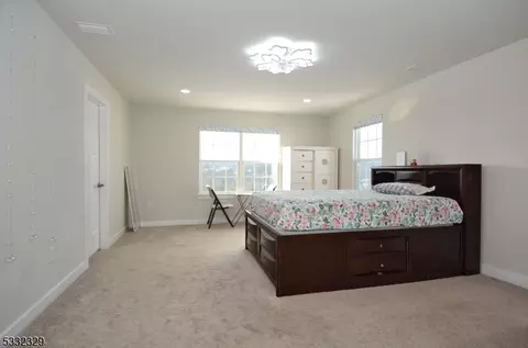 90 Oakwood Blvd, Union Twp, NJ 08827 photo 21