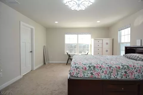 90 Oakwood Blvd, Union Twp, NJ 08827 photo 22
