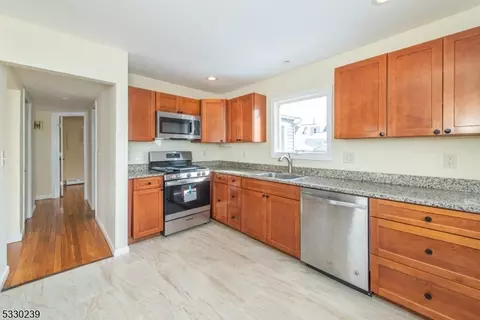 74 Burnside Pl, Wanaque Boro, NJ 07420 photo 6