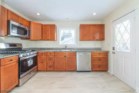74 Burnside Pl, Wanaque Boro, NJ 07420 photo 7