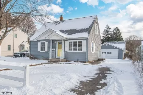 74 Burnside Pl, Wanaque Boro, NJ 07420 photo 2