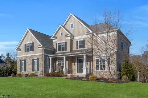 21 Eckles Dr, Branchburg, NJ 08876