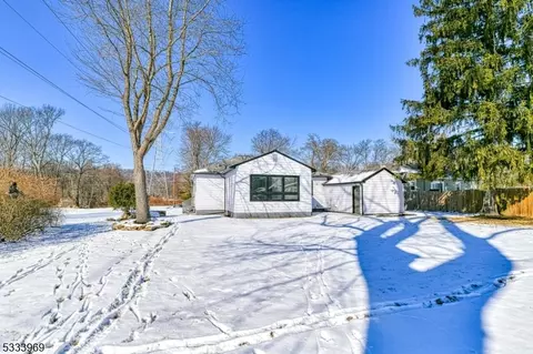 599 Mountain View Ter, Middlesex, NJ 08846 photo 6