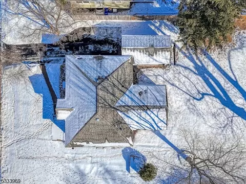 599 Mountain View Ter, Middlesex, NJ 08846 photo 41