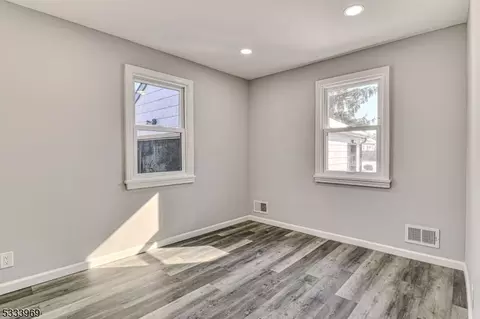 599 Mountain View Ter, Middlesex, NJ 08846 photo 28