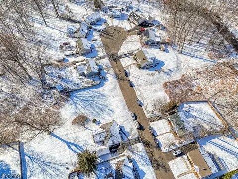 599 Mountain View Ter, Middlesex, NJ 08846 photo 42