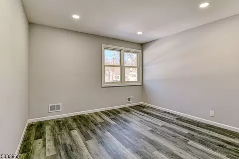 599 Mountain View Ter, Middlesex, NJ 08846 photo 30