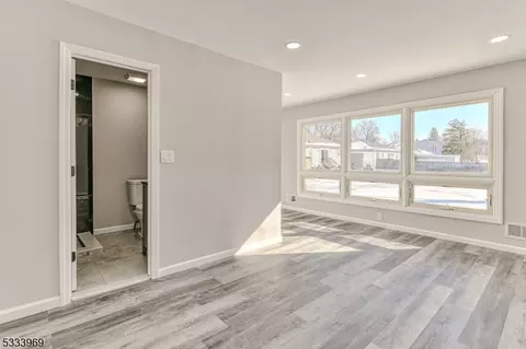 599 Mountain View Ter, Middlesex, NJ 08846 photo 25