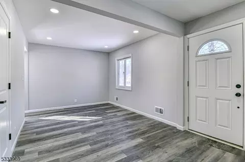 599 Mountain View Ter, Middlesex, NJ 08846 photo 16