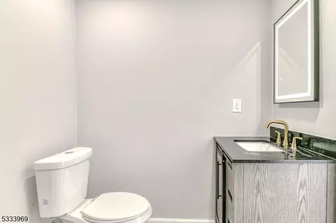 599 Mountain View Ter, Middlesex, NJ 08846 photo 23