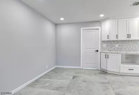 599 Mountain View Ter, Middlesex, NJ 08846 photo 18