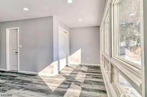 599 Mountain View Ter, Middlesex, NJ 08846 photo 26